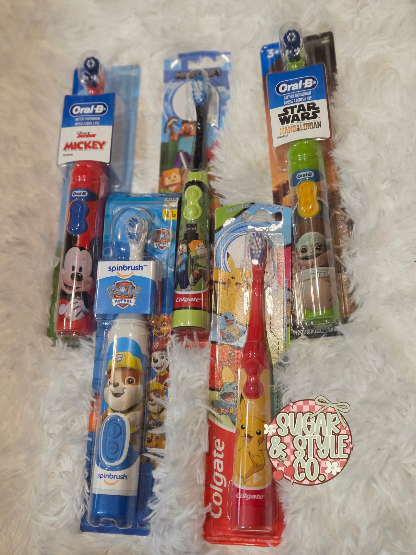 Toothbrush Assortment I Manual and Power Toothbrushes in Assorted Styles
