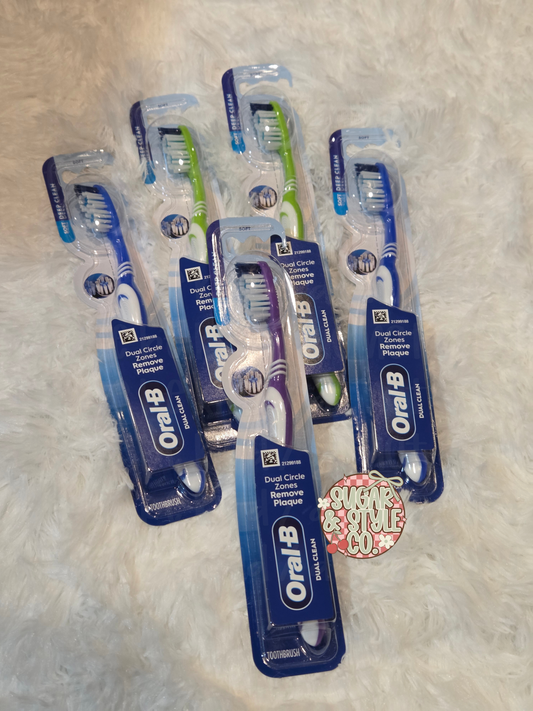 Toothbrush Assortment I Manual and Power Toothbrushes in Assorted Styles